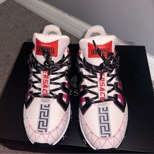 VERSACE TRIGRECA SNEAKERS ITSLY SZ:39  US SZ:9 WOMENS